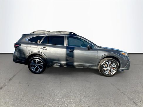 Used 2020 Subaru Outback Limited image 8