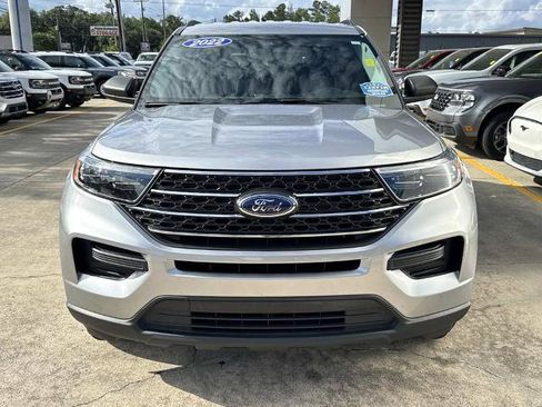 Certified 2022 Ford Explorer XLT w/ Class IV Trailer Tow Package RWD image 2