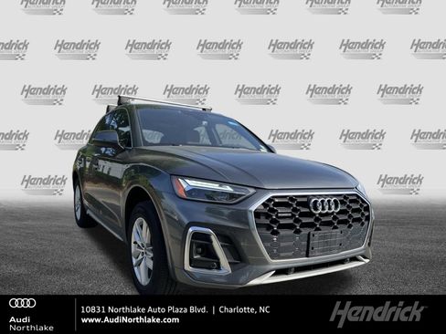 Used 2023 Audi Q5 2.0T Premium w/ Convenience Package image 1