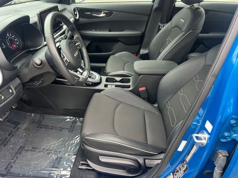 Used 2024 Kia Forte GT-Line w/ GT-Line Premium Package image 9