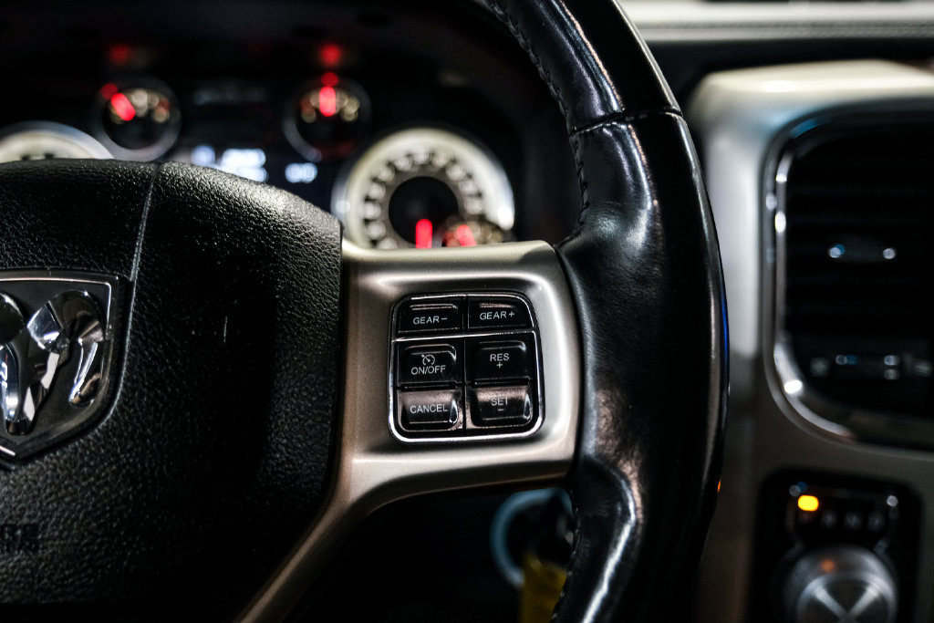 Used 2018 RAM 1500 Laramie AWD/4WD image 17