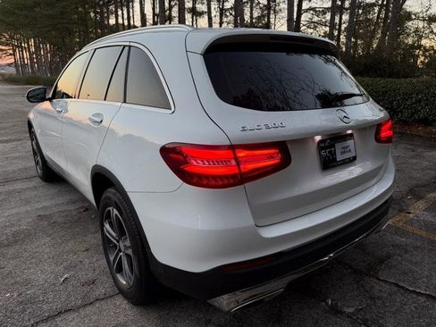Used 2017 Mercedes-Benz GLC 300 4MATIC image 5