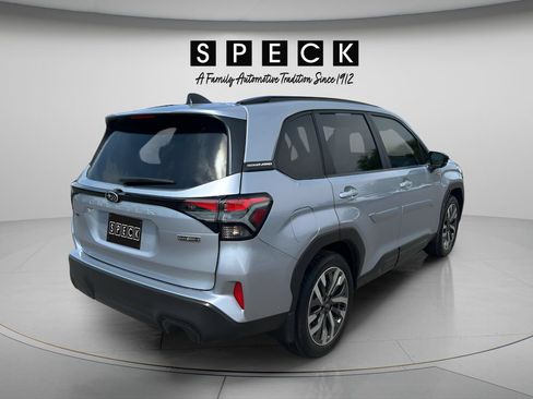 Used 2025 Subaru Forester Touring AWD/4WD image 5