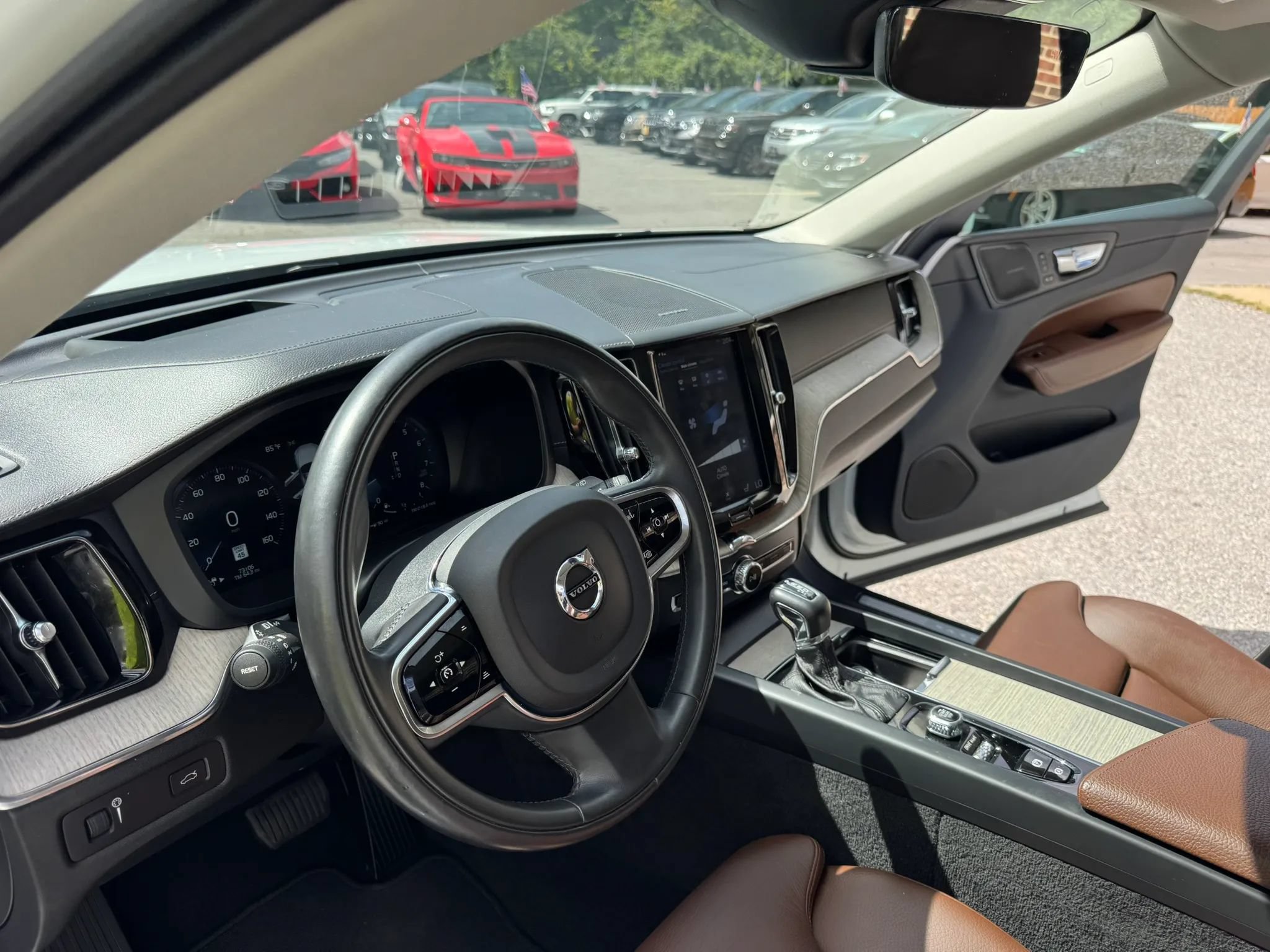 Used 2019 Volvo XC60 T5 Inscription AWD/4WD image 16