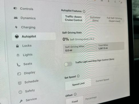 Used 2024 Tesla Model Y Long Range image 28