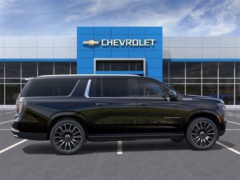 New 2026 Chevrolet Suburban High Country image 5