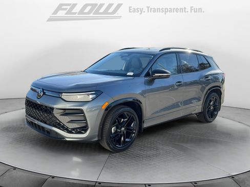 New 2026 Volkswagen Tiguan SE R-Line FWD image 3