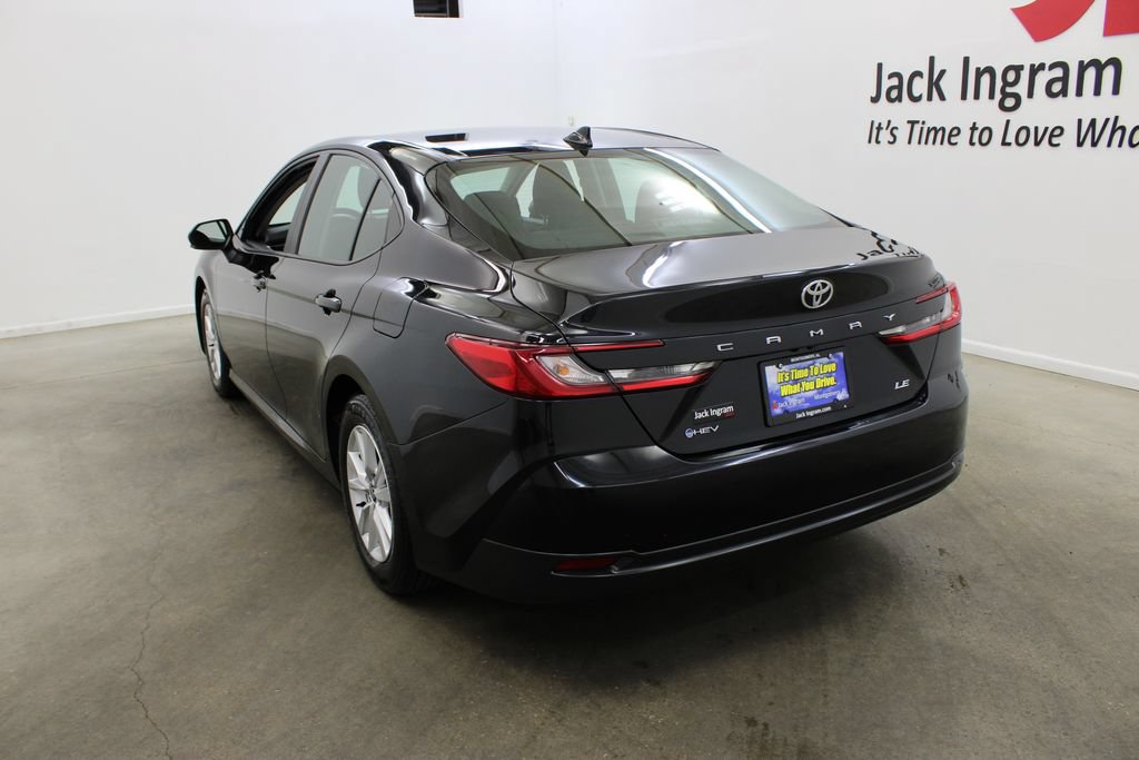 Used 2025 Toyota Camry LE FWD image 3