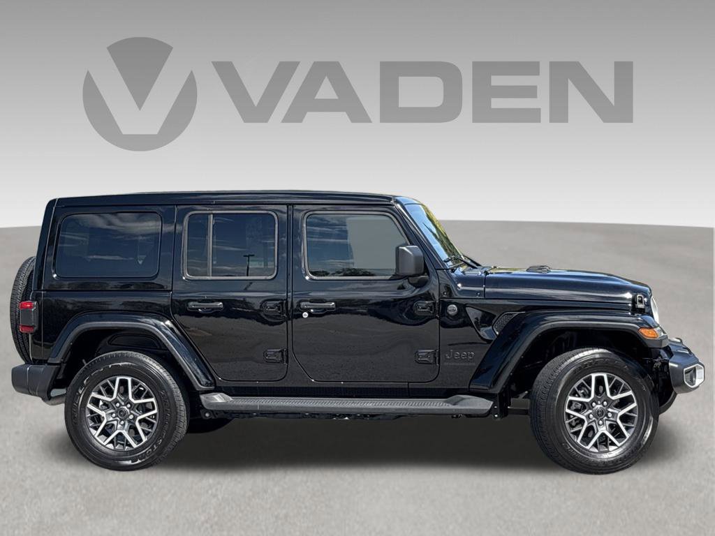Used 2025 Jeep Wrangler Unlimited Sahara AWD/4WD image 38
