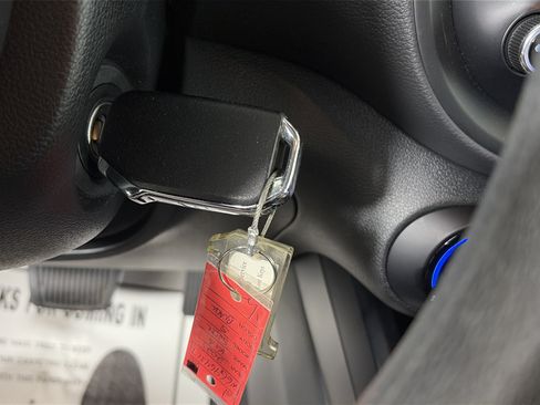 Used 2025 Kia Soul LX w/ LX Technology Package FWD image 28
