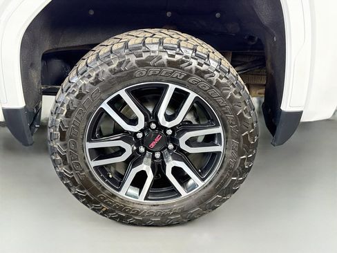 Used 2022 GMC Sierra 1500 AT4 w/ AT4 Premium Package AWD/4WD image 37