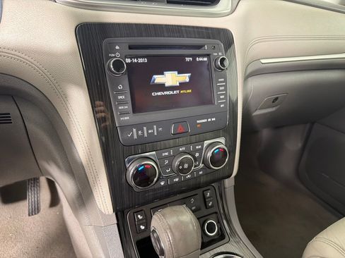 Used 2017 Chevrolet Traverse LT AWD/4WD image 14