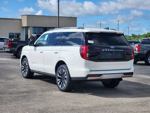 New 2026 Ford Expedition Platinum w/ Driver's Package AWD/4WD image 4