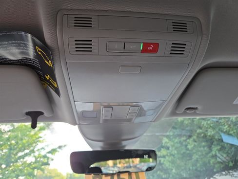 New 2025 Volkswagen Taos SE image 21