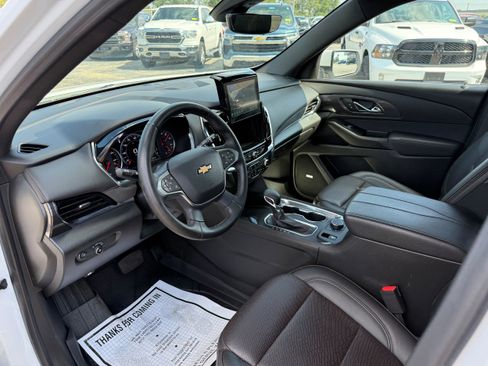 Used 2023 Chevrolet Traverse High Country w/ LPO, Floor Liner Package AWD/4WD image 18