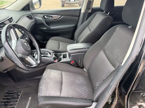 Used 2020 Nissan Rogue SV w/ Premium Package FWD image 22
