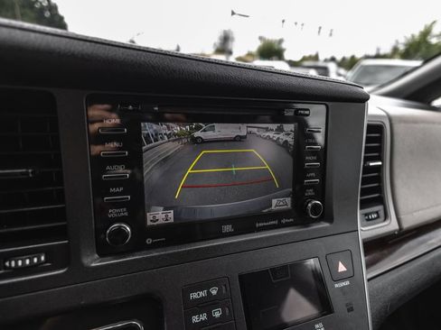 Used 2020 Toyota Sienna Limited AWD/4WD image 12