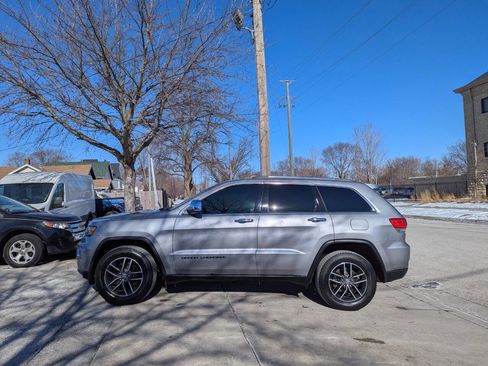 Used 2018 Jeep Grand Cherokee Limited image 7