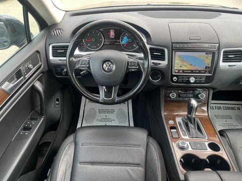 Used 2016 Volkswagen Touareg TDI AWD/4WD image 14