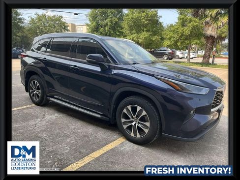 Used 2022 Toyota Highlander XLE FWD image 1