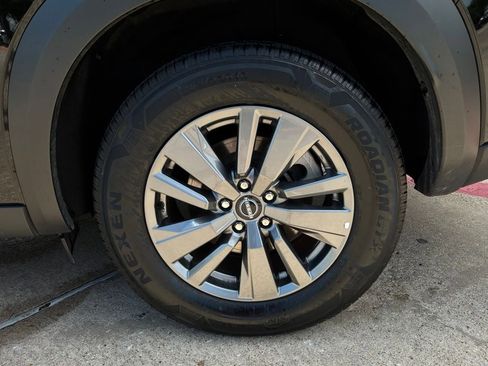 Used 2025 Nissan Pathfinder SV FWD image 9