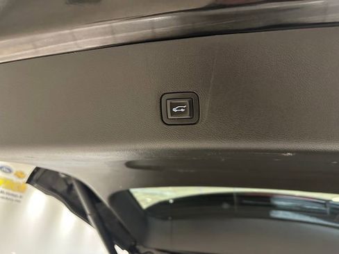 Used 2018 Chevrolet Traverse Premier w/ Redline Edition image 21