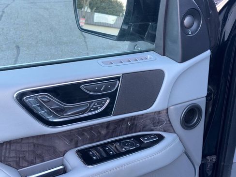 Used 2018 Lincoln Navigator Reserve AWD/4WD image 54