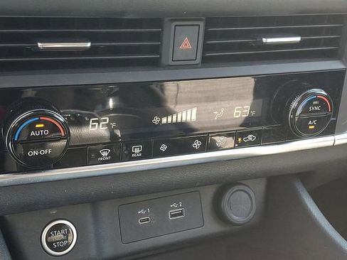 Used 2023 Nissan Rogue SV AWD/4WD image 17