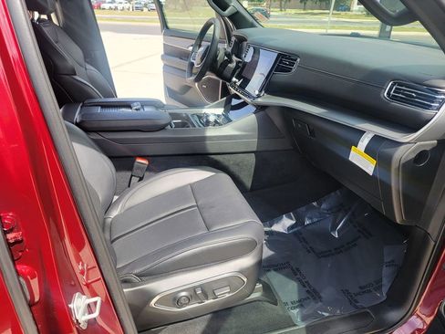 Used 2025 Jeep Wagoneer Series II image 15