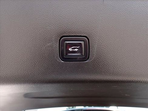 Used 2022 Chevrolet Traverse LT AWD/4WD image 9