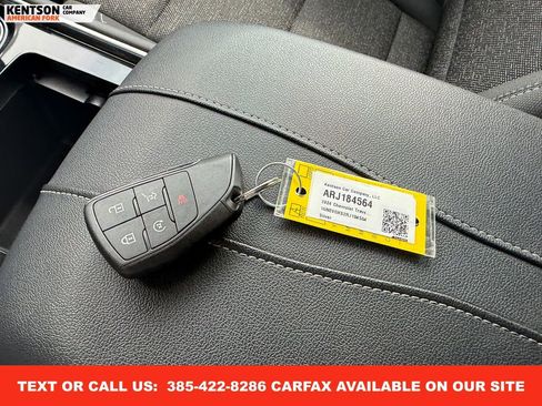 Used 2024 Chevrolet Traverse LT image 43