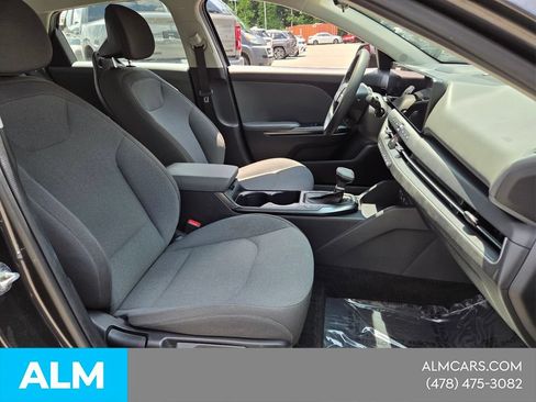 Used 2025 Kia K4 FWD image 14