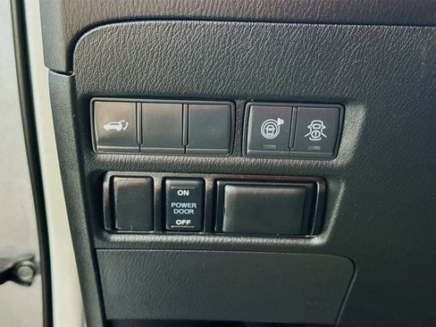 Used 2020 Nissan Armada SL w/ Premium Package image 14