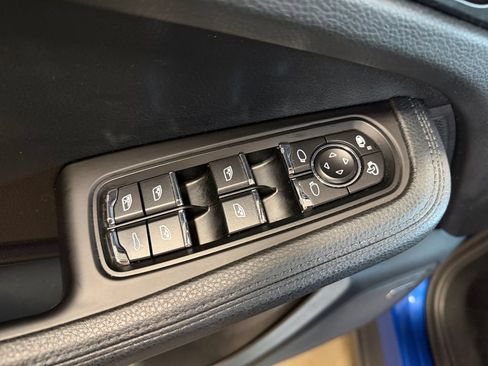 Used 2017 Porsche Macan AWD/4WD image 27