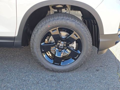 New 2026 Honda Ridgeline Black Edition image 9