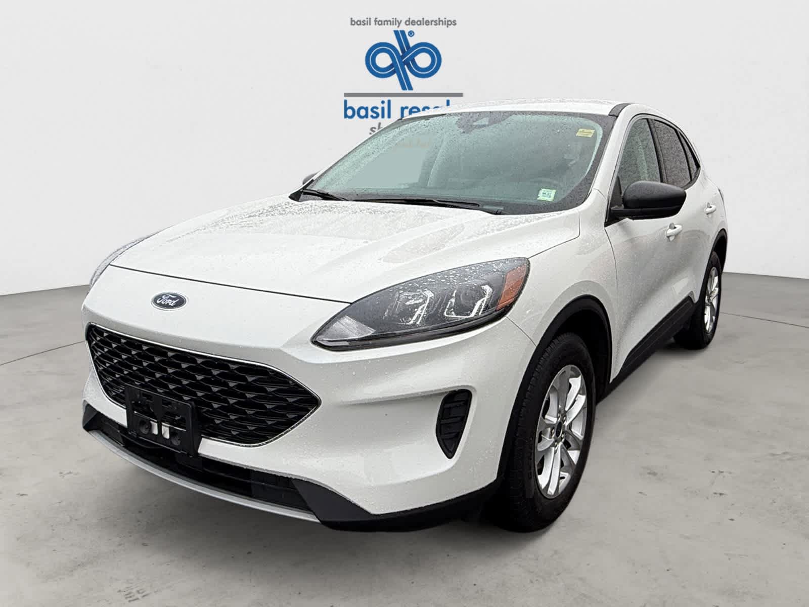 Used 2022 Ford Escape SE w/ Cold Weather Package AWD/4WD image 2