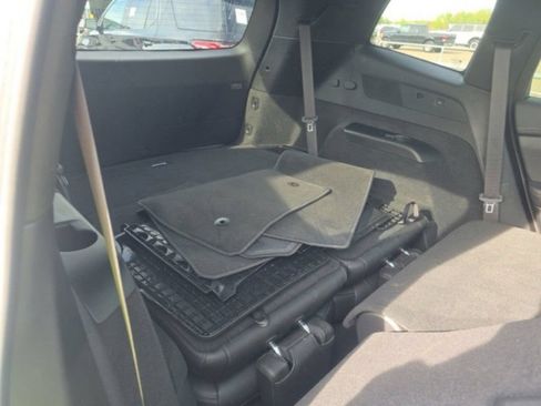 Used 2024 Cadillac XT6 Luxury w/ LPO, Floor Liner Package AWD/4WD image 15