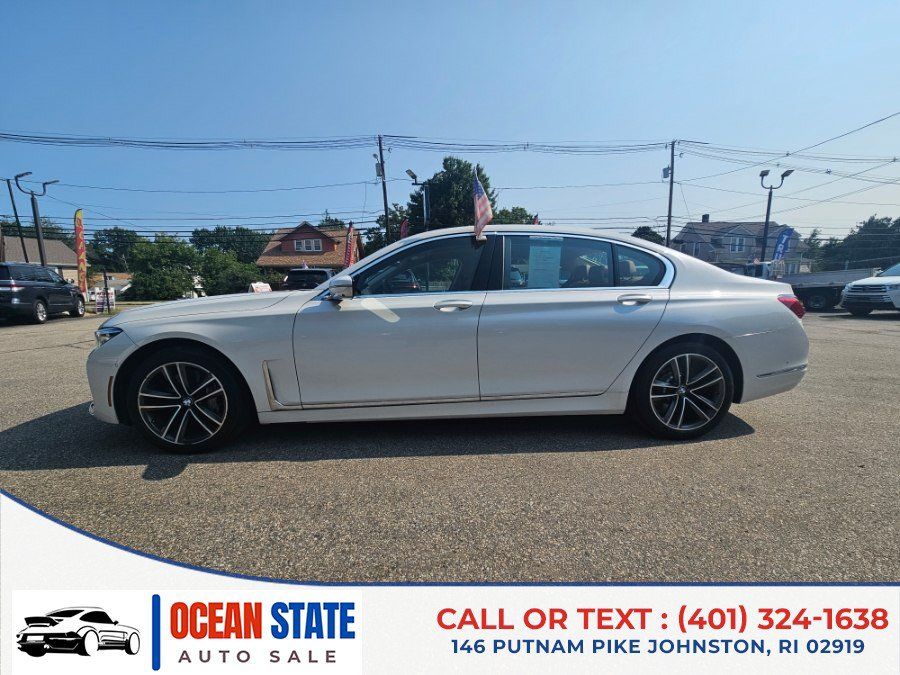 Used 2020 BMW 750i xDrive w/ Executive Package AWD/4WD image 2
