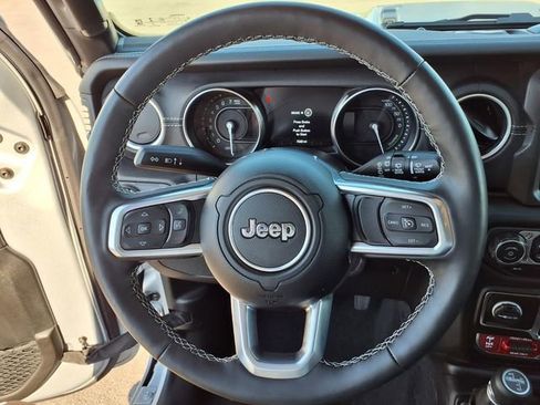 Used 2022 Jeep Wrangler Unlimited Rubicon 4xe w/ Cold Weather Group image 10