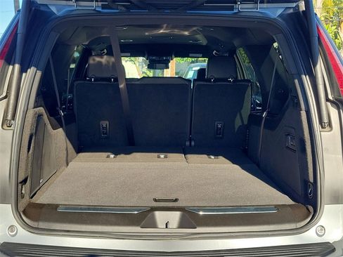 Certified 2024 Cadillac Escalade ESV Luxury image 25