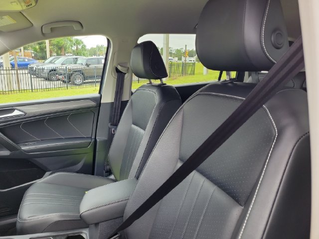 Used 2024 Volkswagen Tiguan SE AWD/4WD image 20