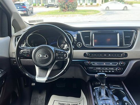 Used 2016 Kia Sedona SX Limited FWD image 11