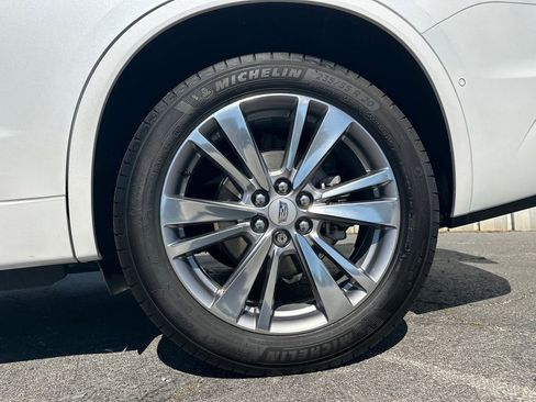 Certified 2025 Cadillac XT6 Premium Luxury w/ Platinum Package FWD image 19