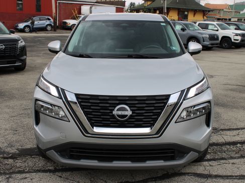 Certified 2022 Nissan Rogue SV image 10