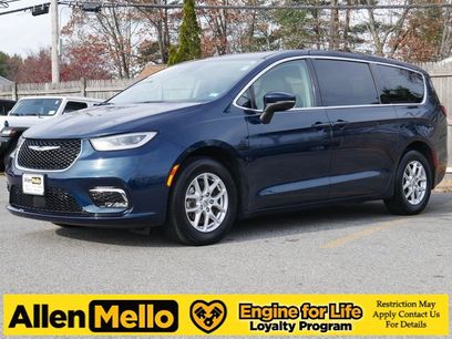 Used 2023 Chrysler Pacifica Touring-L