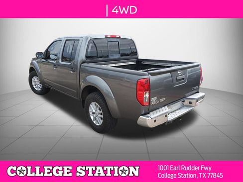 Used 2016 Nissan Frontier SV w/ SV Value Truck Package AWD/4WD image 4
