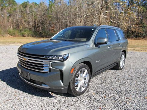 Used 2023 Chevrolet Tahoe High Country image 2