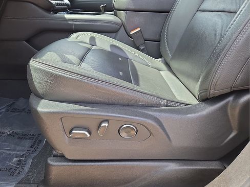 Used 2025 GMC Yukon Denali AWD/4WD image 27