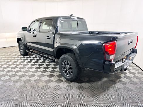 Used 2023 Toyota Tacoma SR5 w/ Technology Package RWD image 5