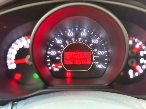Used 2014 Kia Soul FWD image 16